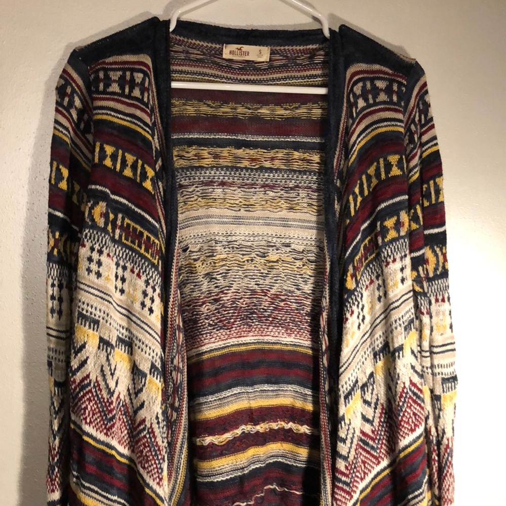 Long sleeved asymmetrical patterned cardigan
